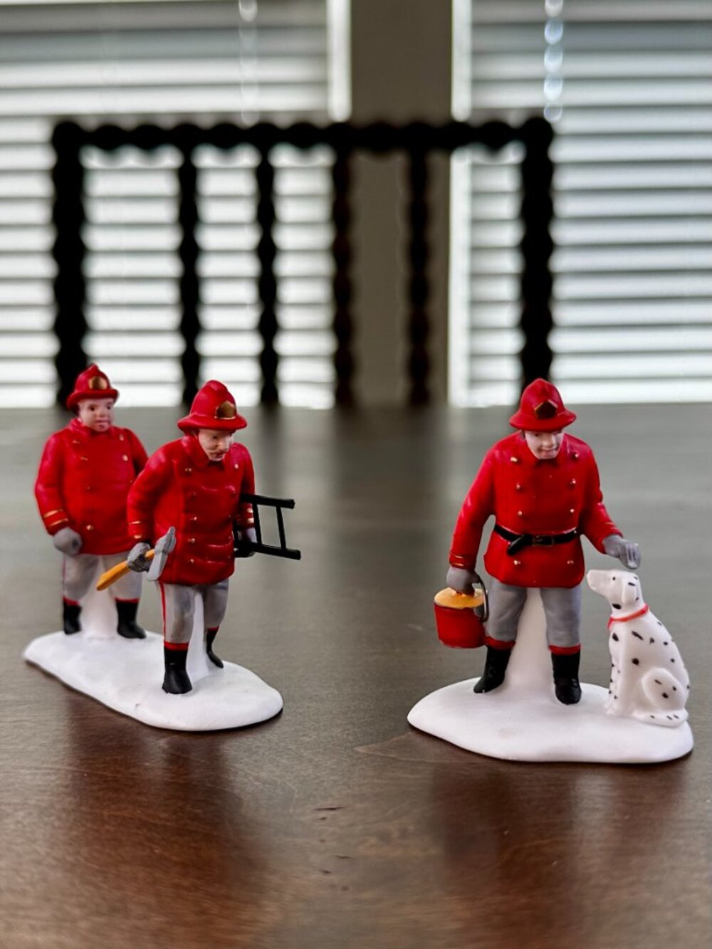 Dept 56 "The Fire Brigade" Heritage Village/Christmas in the City 5546-8 - 2 pcs